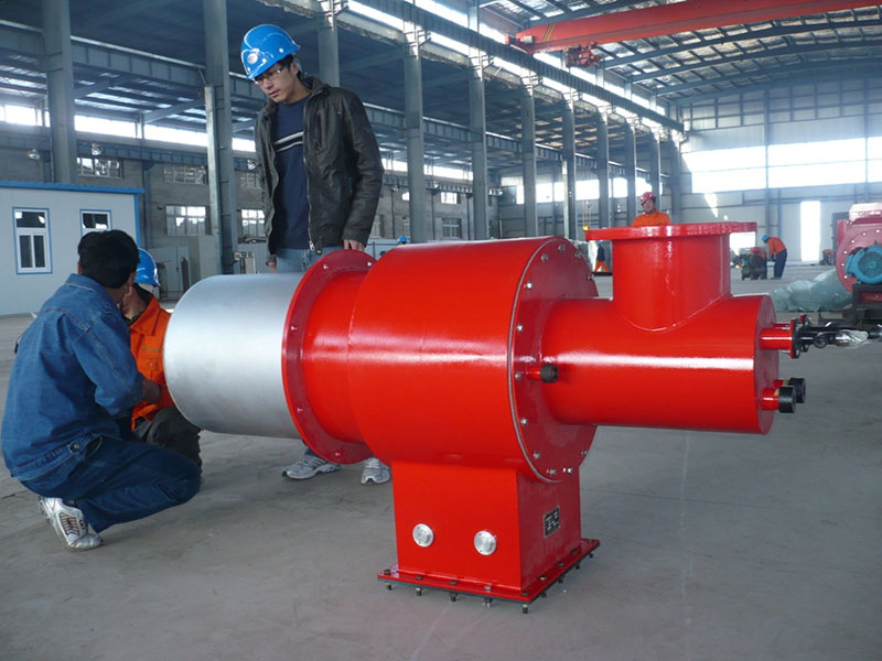 Waste tire cracking reactor