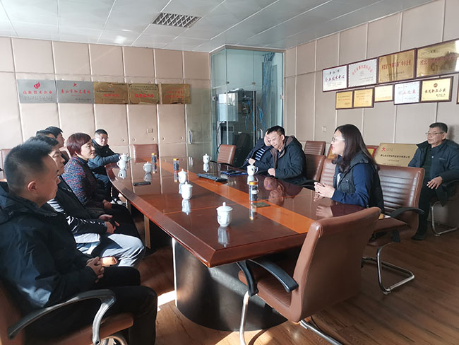 Η Ομοσπονδία Βιομηχανίας και Εμπορίου Shandong επισκέφθηκε την Tangshan Jinsha Company